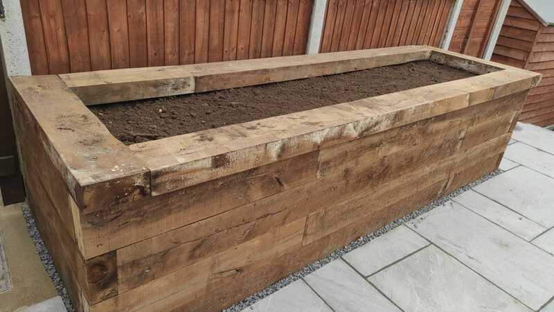 Sleeper retaining wall